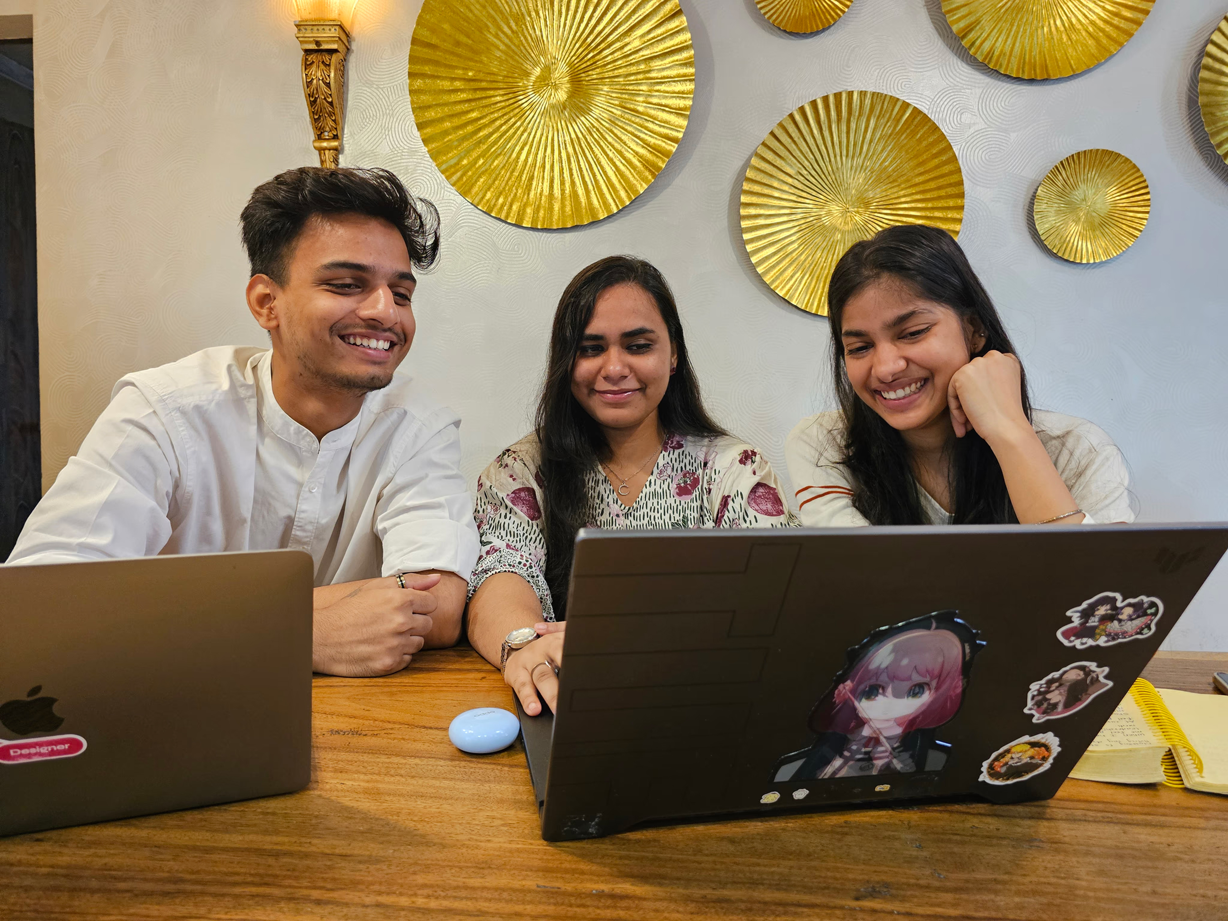 The Frame It team at work